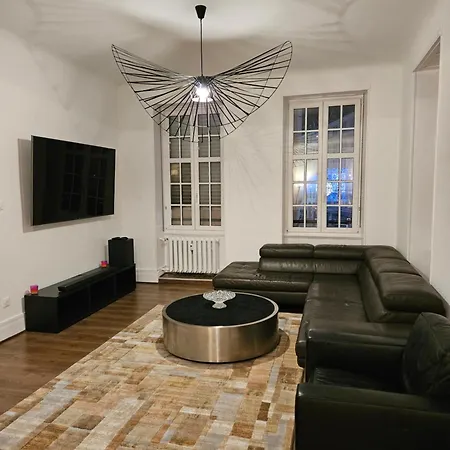 Grand De 140m2 En Plein Centre-ville شقة *