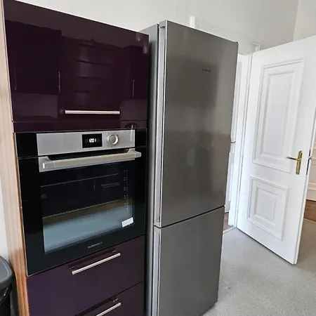 Grand De 140m2 En Plein Centre-ville