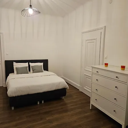 Apartment Grand De 140m2 En Plein Centre-ville *