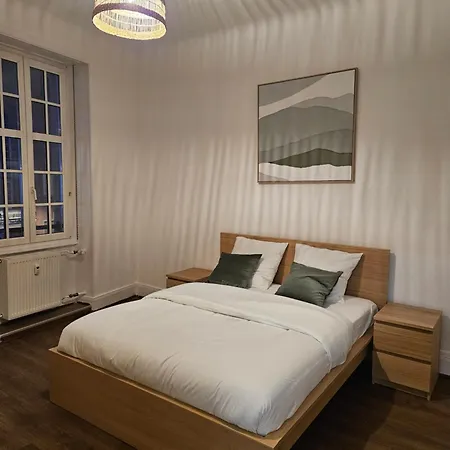 Grand De 140m2 En Plein Centre-ville *